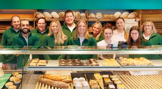 Das komplette Team der Bäckerei Schirmer